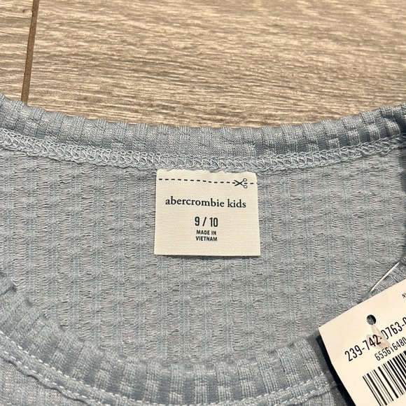 NWT Abercrombie Kids Size 9/10 Shirt - Picture 2 of 5